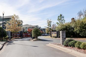 Entrance gate